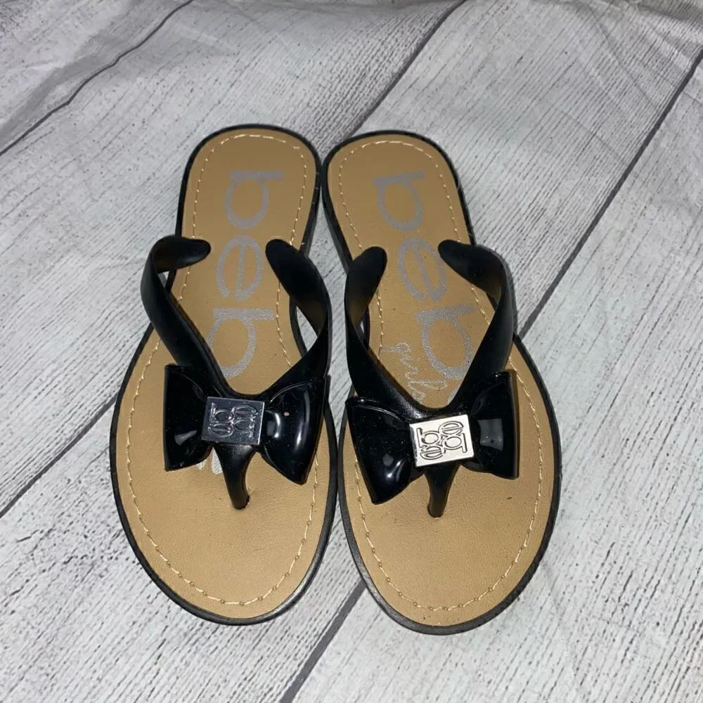 Bebe girls flip flops w/Bebe logo straps like new never worn girls sz 13